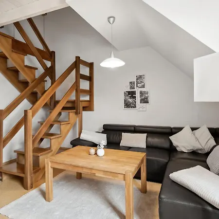 2 Bedroom Gorgeous In 아파트 *